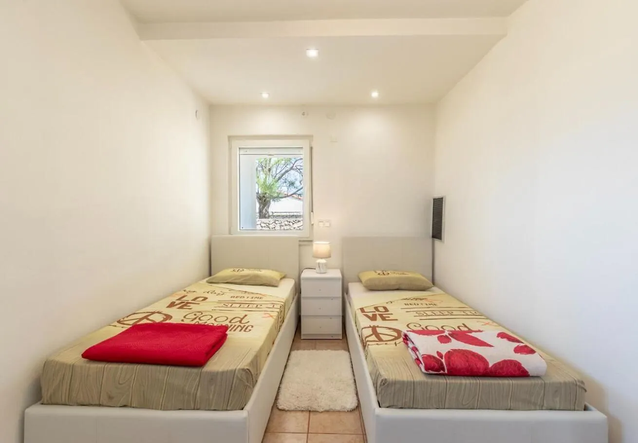 Holiday Home Dali - With Pool Razanac