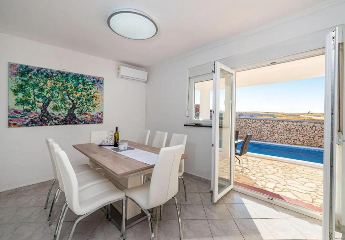 Holiday Home Dali - With Pool Razanac