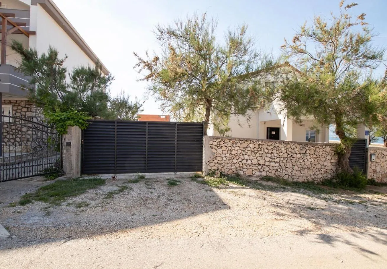 Holiday Home Dali - With Pool Razanac