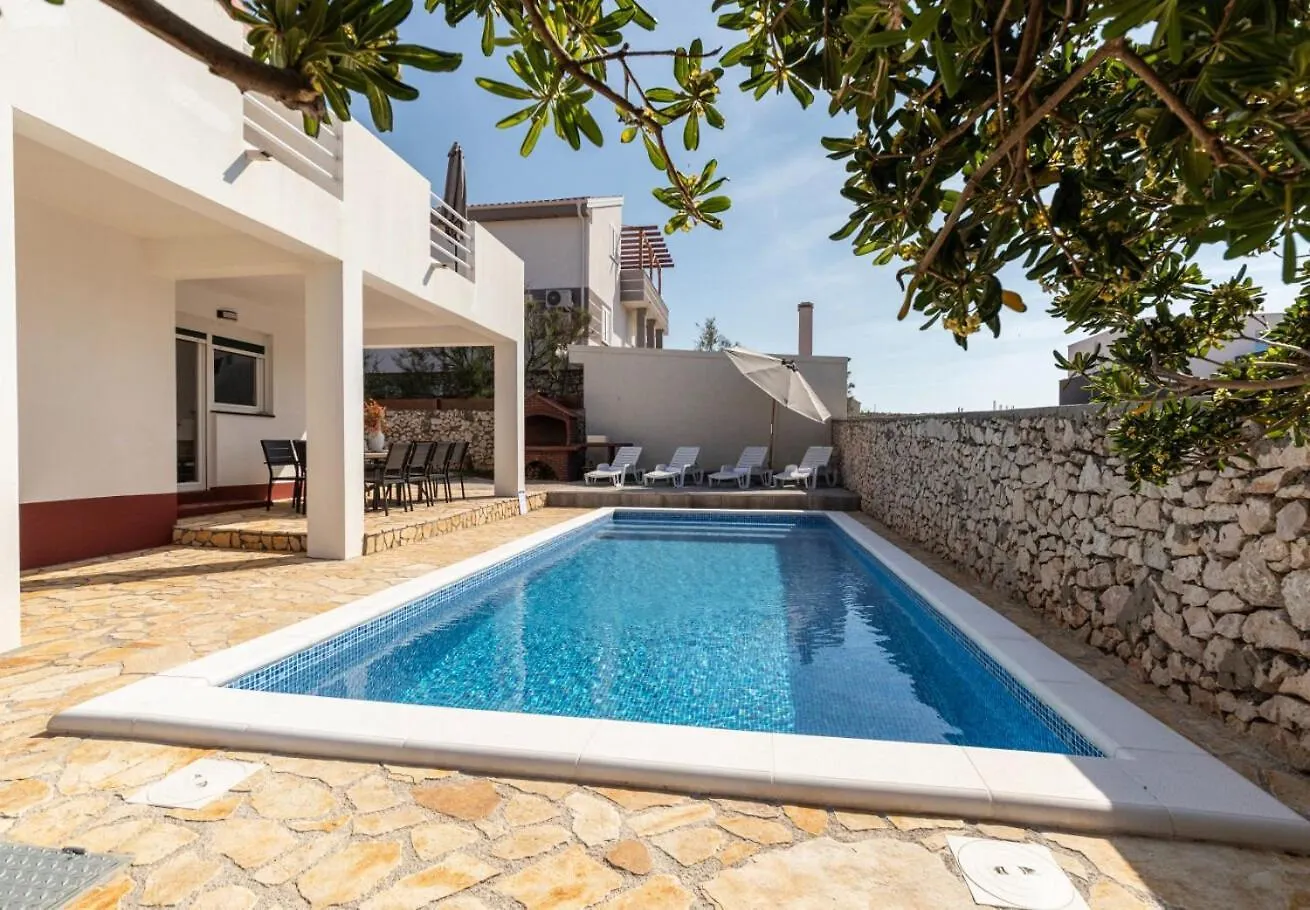 Holiday Home Dali - With Pool Razanac